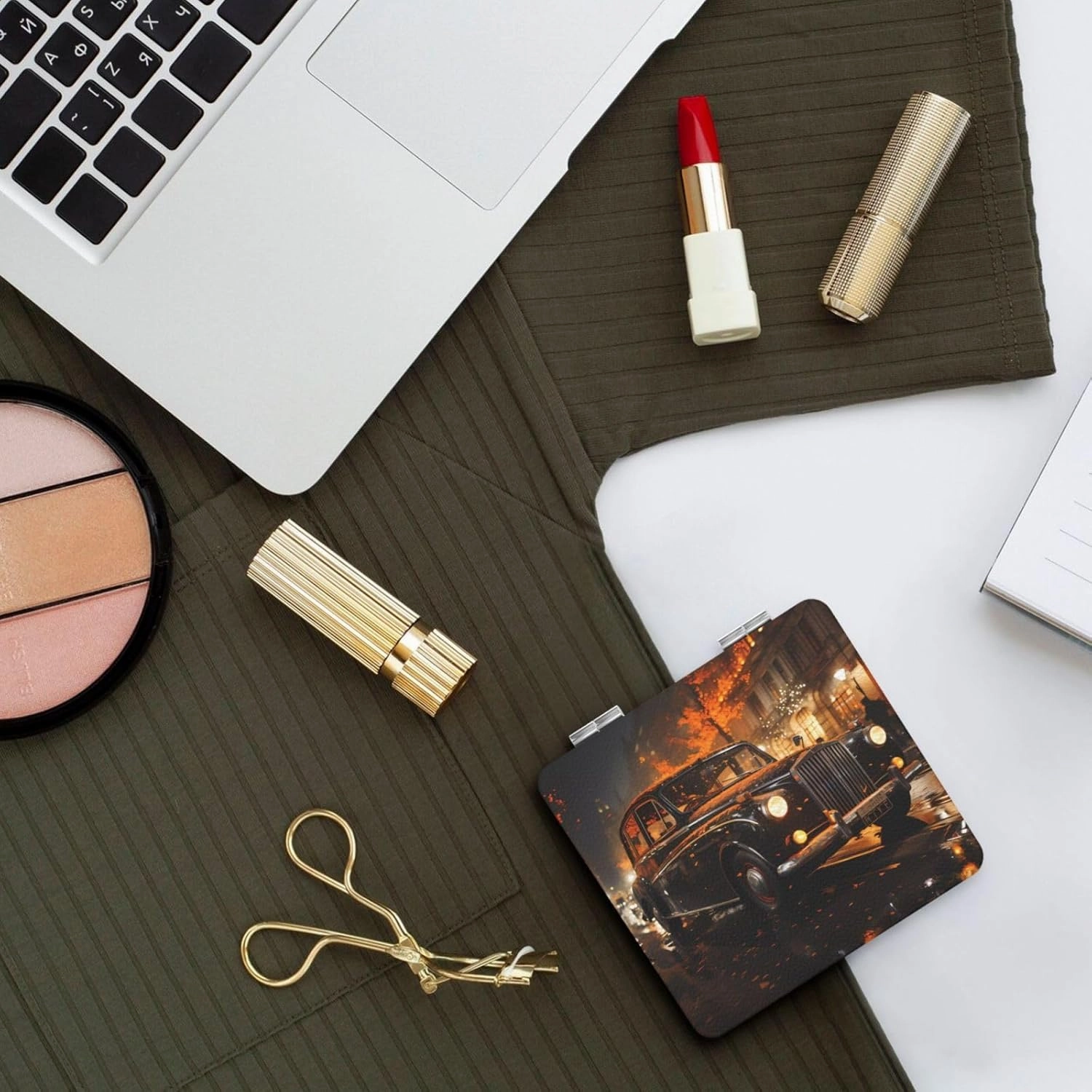 London Black Cab Makeup Mirror Portable Folding Mini Mirror Double Sided Travel Makeup Mirror Square Handheld Pocket Mirror