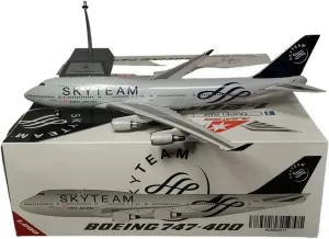 Replica Aircraft Models 1:200 35CM Luxury Scale Aircraft Collectible Model for China Airlines B747-400 B-18211 SkyTeam Static Display Airplanes Miniature Airplane Model