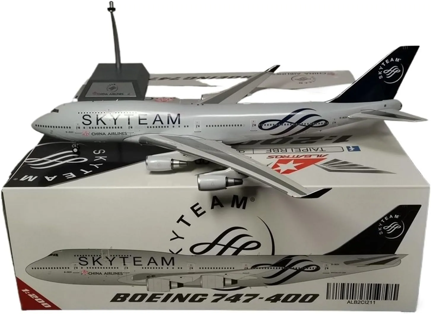 Replica Aircraft Models 1:200 35CM Luxury Scale Aircraft Collectible Model for China Airlines B747-400 B-18211 SkyTeam Static Display Airplanes Miniature Airplane Model