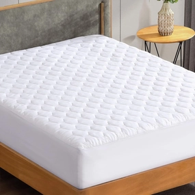 The Grand Hotel Collection Queen Size Hybrid Mattress Protector & Pad - Soft and Comfortable Bed Sheet Cover That Restores The Beauty of Your Mattress, While Protecting from Stains, Dust, and Dirt.