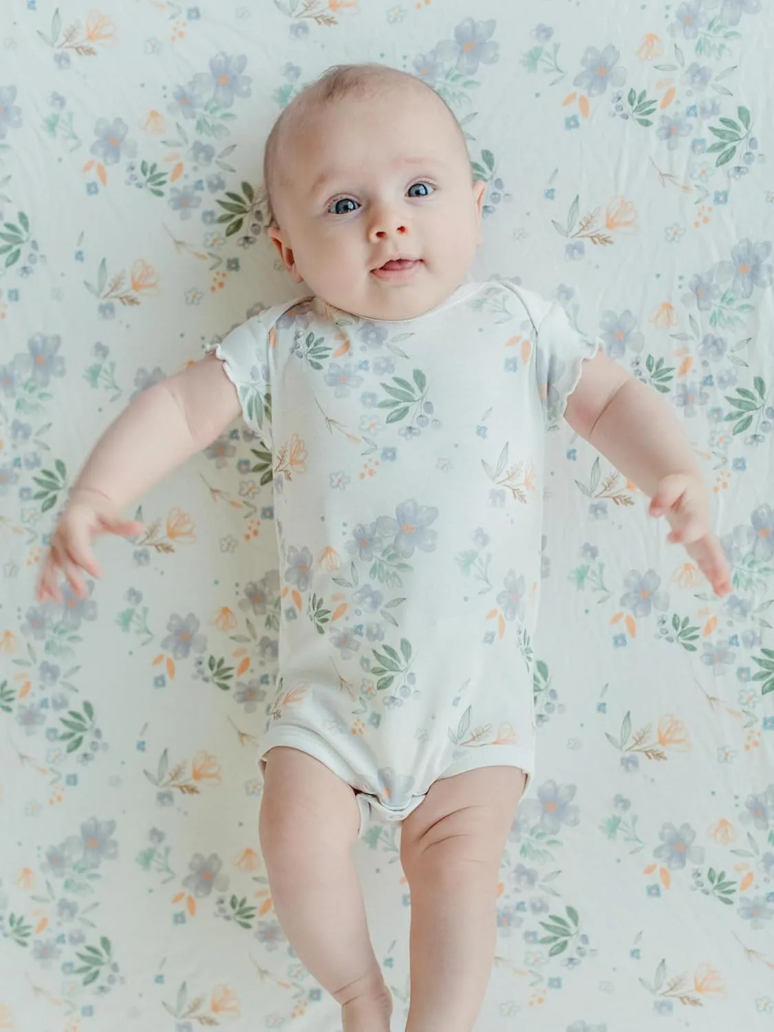 Under The Nile Organic Cotton Changing Pad Cover, Modern Daisy. Size 31" x 18"