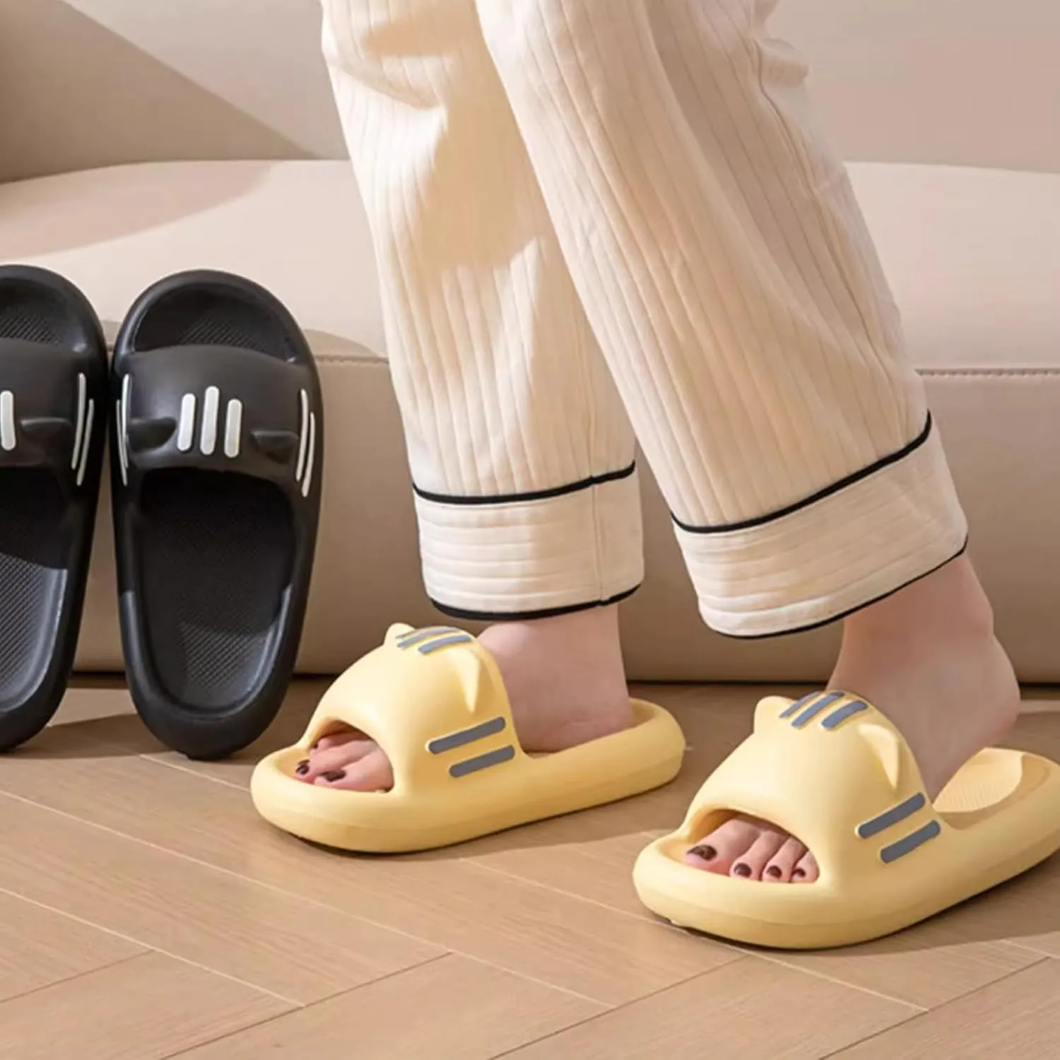 Women’s Slides Cute Bathroom Slippers Non-Slip Cartoon Cat Shaped Indoor Outdoor Summer Slippers